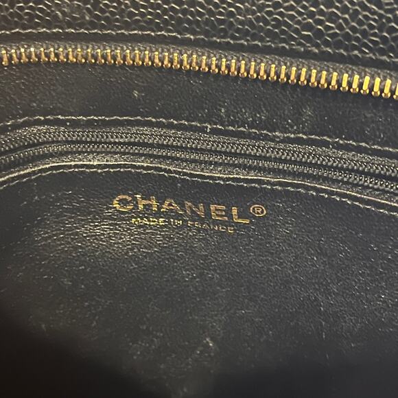 CHANEL Medallion Quilted Caviar Leather Tote Bag - Picture 9 of 14